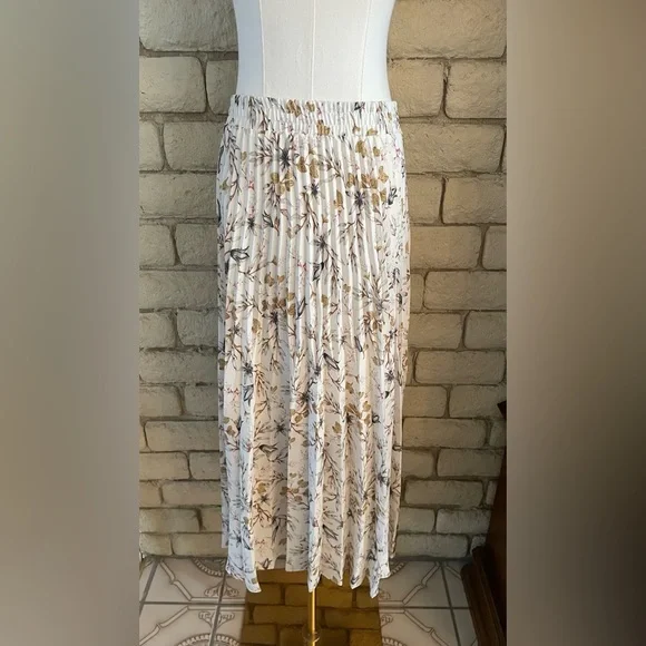 White floral pleated long skirt - Picture 6 of 9